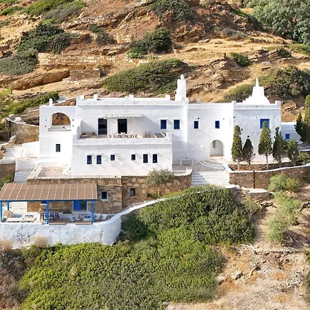 Artistic Villa Chora