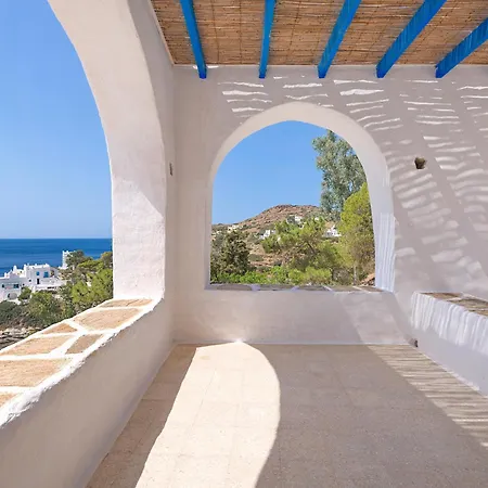 Artistic Villa *