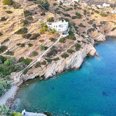 Artistic Villa *